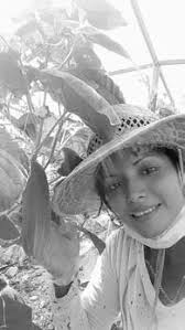 Dama Mericano gara cu basta droga den maleta