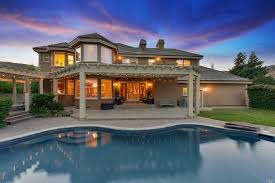 For Sale 1 599 000 Opportunity Knocks Stunning Gated Country Estate On 2 5 Acre Lot Custom Built Home By In 2020 Green Valley Craftsman Living Rooms Custom Pools