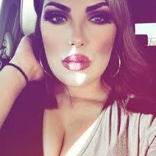 Adriana Bustillos's Instagram, Twitter & Facebook