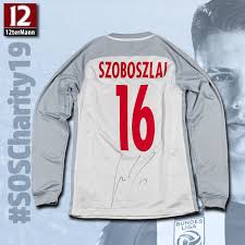 Hungary midfielder dominik szoboszlai has been ruled out of euro 2020 because of injury. Signiertes Trikot Von Dominik Szoboszlai Weihnachts Charity 2019 12termann