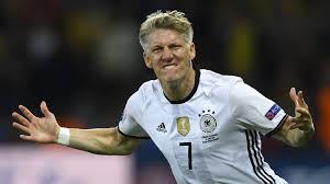 Vor allem im mittelfeld muss joachim löw eine schwierige entscheidung treffen. Em 2016 Halbfinale Bastian Schweinsteiger In Dfb Startelf