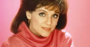 In Memoriam: Remembering the Sitcom Stars We Lost in 2019