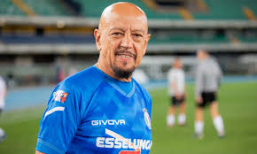 4 squadre, 3 match da 30 minuti ciascuno e 4 capitani d'eccezione beniamini di diverse generazioni: La Partita Del Cuore 2020 Diretta Capitani Chi Gioca Vincitori Telecronaca
