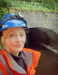 Angela Severn's Instagram, Twitter & Facebook