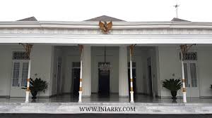 Istana ini dulunya disebut istana gambir. Menjejakkan Kaki Di Istana Kepresidenan Yogyakarta Ini Arry