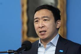 Перевод слова yang, американское и британское произношение, транскрипция, словосочетания, примеры использования. Not A New Yorker Yang Family Bristles At Tourist Mockery