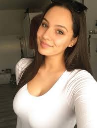 Akeyla Jones's Instagram, Twitter & Facebook