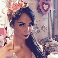 Furthermore, she did the voice of meg on the animated tv show family guy. Mila Kunis Ashton Kutcher Eine Traumhochzeit Mit Country Flair Gala De