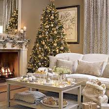 Traditional Living Room With Gold Decorations Christmas Living Rooms Christmas Decorations Living Room Christmas Home