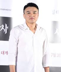 막판에 총으로 삼합회 보스에게 똥침을 날린 건 덤이다. ë°•ì¤'í›ˆ ë‚˜ë¬´ìœ„í‚¤