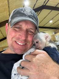 Everybody's boyfriend cheats, it's so sad