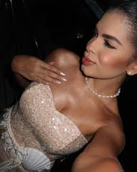 of the sea… 🐚🌊🧜🏽‍♀️ Look: @closetdeluxeoficial & @mariamariajp_  Stylist: @helblopes