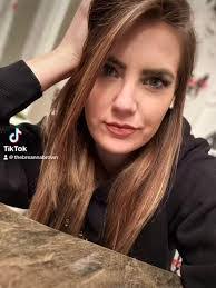 Brenna Brown's Instagram, Twitter & Facebook