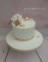 Golden Wedding Anniversary Cake In 2020 Golden Wedding Cake 50th Wedding Anniversary Cakes Wedding Anniversary Cakes