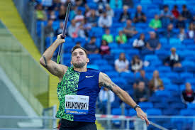 W tym roku andrejczyk prowadzi na listach światowych wynikiem 71,40, który jest rekordem polski. Marcin Krukowski Pobil Rekord Polski W Rzucie Oszczepem Lekkoatletyka