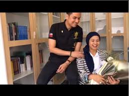 Dato` fazley di lihat sebagai seorang lelaki yang sangat sibuk untuk mengikuti jadualnya. Dia Isteri Terbaik Selama 13 Tahun Dato Fazley Hadiah Isteri Bunga Ingat Pesanan Arwah Ayah Jangan Cari Kelemahan Tetapi Raikan Kelebihan Pasangan Keluarga