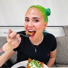 Carol Labaki (@carolabaki)