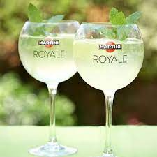 All the cocktails you can make with the ingredient martini bianco vermouth. Martini Royale Bianco Un Cocktail Perfetto Per L Aperitivo