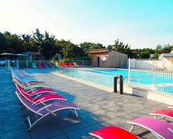 Camping La Rochelle Notre Piscine Ile De Re Á Au Petit Port De L Houmeau
