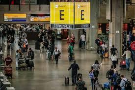 Avião da Latam colide com Boeing da Aerolíneas em aeroporto de Santiago, no Chile