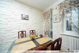 Taş desenli duvar kağıtları arasından dilediğinizi seçerek doğallığı yuvanıza taşıyabilirsiniz. Beyaz Renkli Yamuk Sekilli 3 Boyutlu Tas Desenli Duvar Kagidi Ev Dekorasyonu