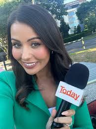 Tara Stowe's Instagram, Twitter & Facebook