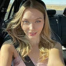 Felix Arnett's Instagram, Twitter & Facebook