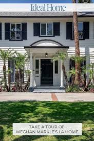 Meghan markle and prince harry are reportedly renting a $10 million mansion in los angeles while they look for a permanent home. Look Around Meghan Markle House In Los Angeles Meghan Markle House Los Angeles Homes Celebrity Houses