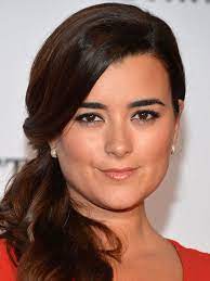 The Best And Worst Bangs For Heart Shaped Faces Heart Face Shape Hair Styles Celebrity Beauty