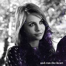 willa holland gifs Page 16