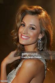 52 Photos & High Res Pictures