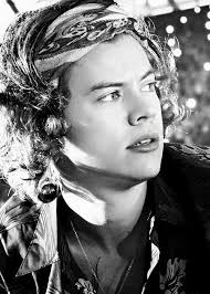 Black And White Harry Styles 2020 هاري ستايلز 2019 2020 Harry Styles Harry Styles Images Harry Styles Headband Harry Styles Bandana