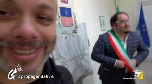 Ma Petruro Irpino ha anche un nuovo cittadino, che, emozionatissimo, si  prepara a un momento molto importante: il conferimento della cittadinanza  onoraria #propagandalive