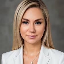 Crystal Hollobaugh's Instagram, Twitter & Facebook