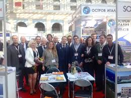I cittadini italiani e le persone con permesso di soggiorno italiano o un altro documento che il certificato va trasmesso in originale presso i nostri uffici di milano, la tempistica per il rilascio è. Il Console Generale D Italia A Mosca Papadia De Bottini In Visita All Isola Italia Di Ira Al Domexpomagazine I R A
