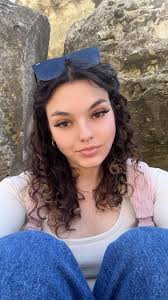 Elf-for-Hire 🌲☃️🎁 I am here for all your Christmas help needs! ❄️ Present  wrapping ❄️ Christmas decorating- I will pull out your decorations and put  them up for you. (Note-I will not