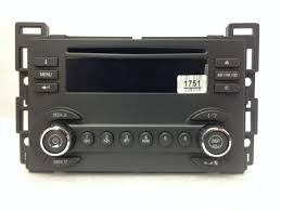 Turn the ignition switch on and allow your electrical system to boot up the radio. Chevy Malibu 2004 Cd U1c Radio 15921648 New