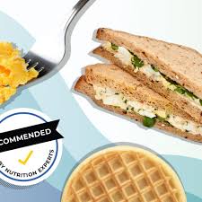 The total fat content in an equal serving of plain waffle contains approximately 4.1 gram out of which 0.72 is saturated fat, 1.4 gram is polyunsaturated fat and 1.6 gram is monounsaturated fat. Waffle House Nutrition Facts Healthy Menu Choices