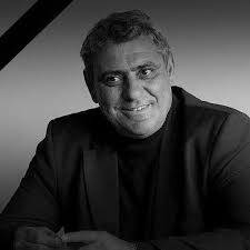 Ka ndërruar jetë presidenti i FFK, Fadil Vokrri. Ngushllime  familjarëve,miqve, kolegve.