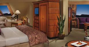 Pyramid Suites At Luxor Hotel And Casino Luxor Las Vegas Las Vegas Rooms Luxor Hotel Las Vegas