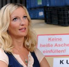 Die Schauspielerin Uber Den Mangel An Guten Mannern Monika Gruber Es Ist Nicht Immer Leicht Mit Mir Welt