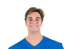 Warren Scott's Instagram, Twitter & Facebook