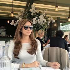Sebelum ini, baginda merupakan bekas pembaca berita radio televisyen malaysia dan pramugari malaysia airlines dan pernah berkahwin dengan kapten mustapha kamal halim dan mempunyai dua cahaya mata, nur amanda dan adam salleh hasil perkahwinan tersebut. Gambar Dan Biodata Isteri Baru Sultan Selangor Berita Memey