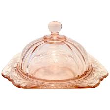Wedding cake box, vintage jeannette dimensions 6,5 inches tall and 4 inches square (lid) condition it is in excellent vintage condition with no chips, cracks, cloudiness or staining of the glass. Depression Glass 5 For Sale On 1stdibs