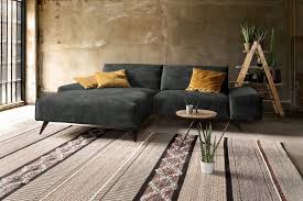 Das extravagante sofa mit anthrazitfarbenem stoffbezug von vitra überzeugt durch seine außergewöhnliche formsprache und modernes design. Kawola Sofa Kendy Velvet Stoff Verschiedene Ausfuhrungen Und Farben Online Kaufen Otto