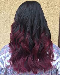 Coole Ideen Fur Damenfrisuren Ombre Schwarz Und Dunkelrot Lange Haare Mit Locken Haarfarben Ombre Haare Farben Haare Mit Highlights
