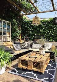 Outdoor living spaces takes outdoor spaces and constructs, develops, and enhances them, effectively extending your livable space and increasing the value of your home. 38 Fabulous Ideas For Creating Beautiful Outdoor Living Spaces