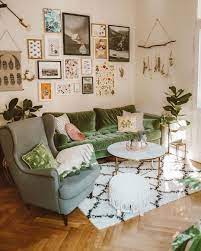 Plants Interior Lifestyle On Instagram So Ohne Pflanzendeko Sieht Die Ecke Im Wohnzimmer Ja Fast Leer Aus Dekor Erste Wohnung Dekorieren Inneneinrichtung