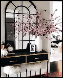 Glam Luxe Entree Modern Home Decor Glamour Ser Luxusstil Jedoch Mit Callilys Oder Orchideen In Der Vase Glam Luxe Entree Mo Decor Home Decor Foyer Decorating