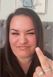 Heidi Sass's Instagram, Twitter & Facebook